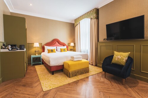Elmbank Hotel & Lodge