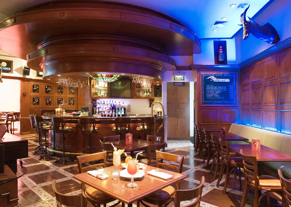 Hotel Bar