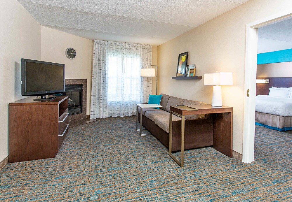 Suite, 2 Bedrooms, Fireplace - Guestroom