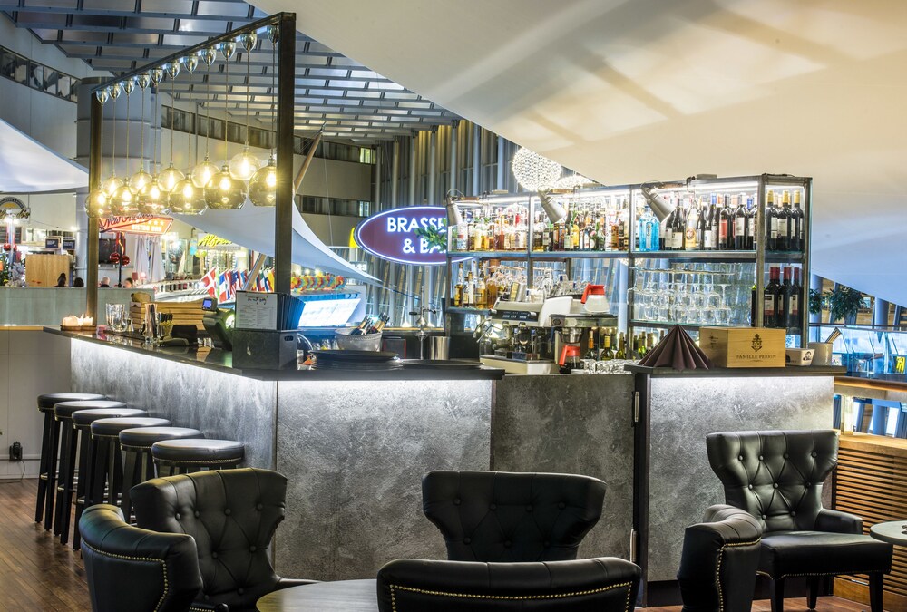 Hotel Bar