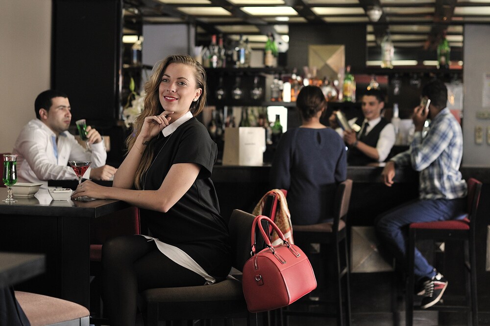 Hotel Bar