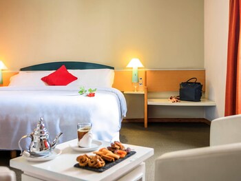 Room Service - Dining