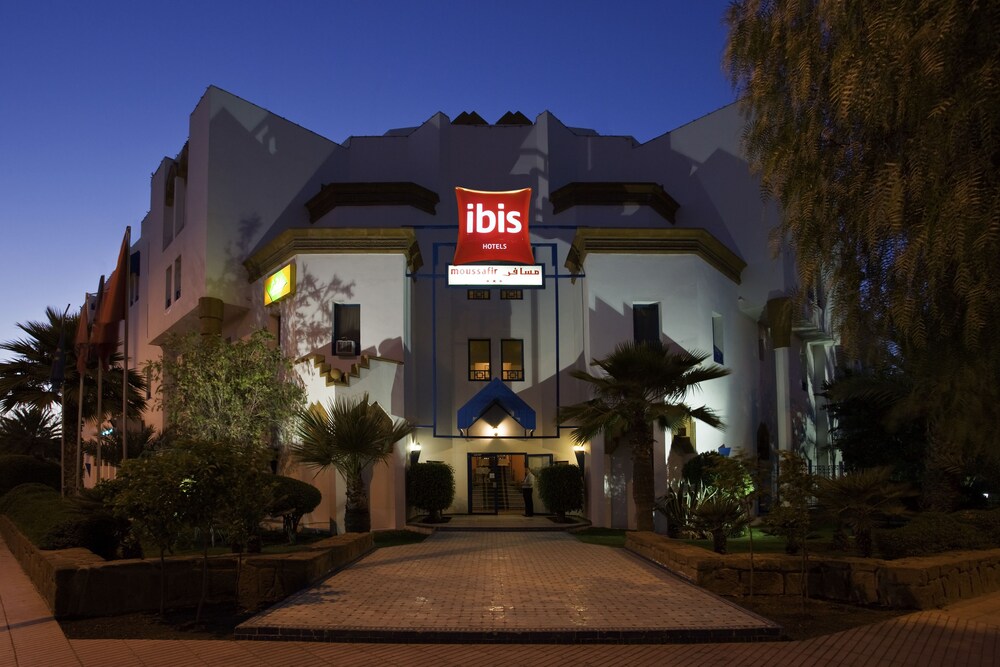Hotel Front - Evening/Night