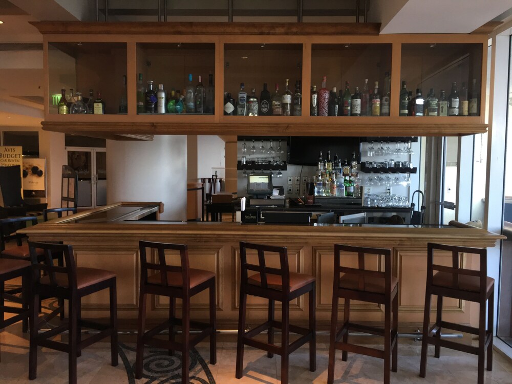 Hotel Bar
