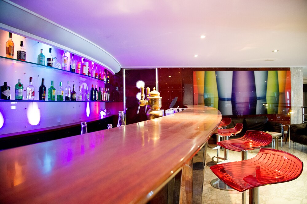 Hotel Lounge