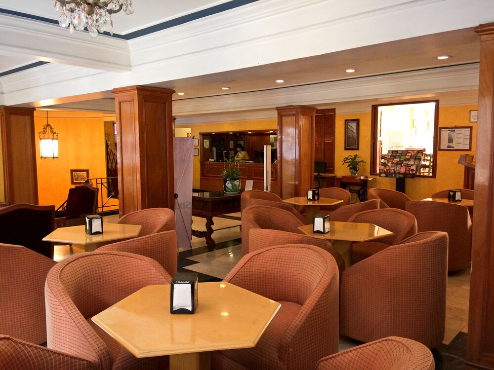 Hotel Bar