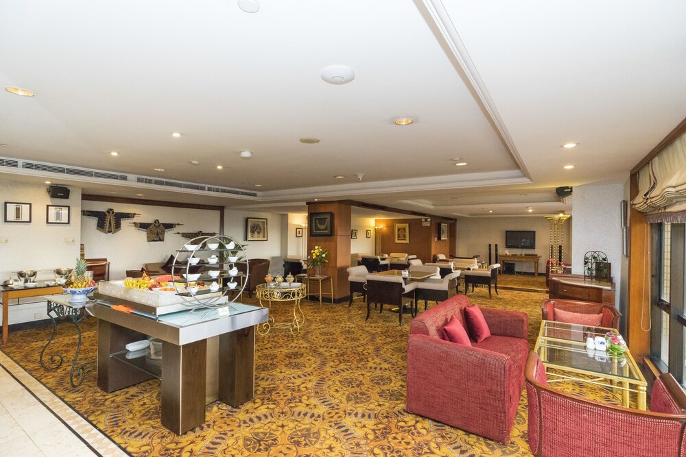Executive Lounge