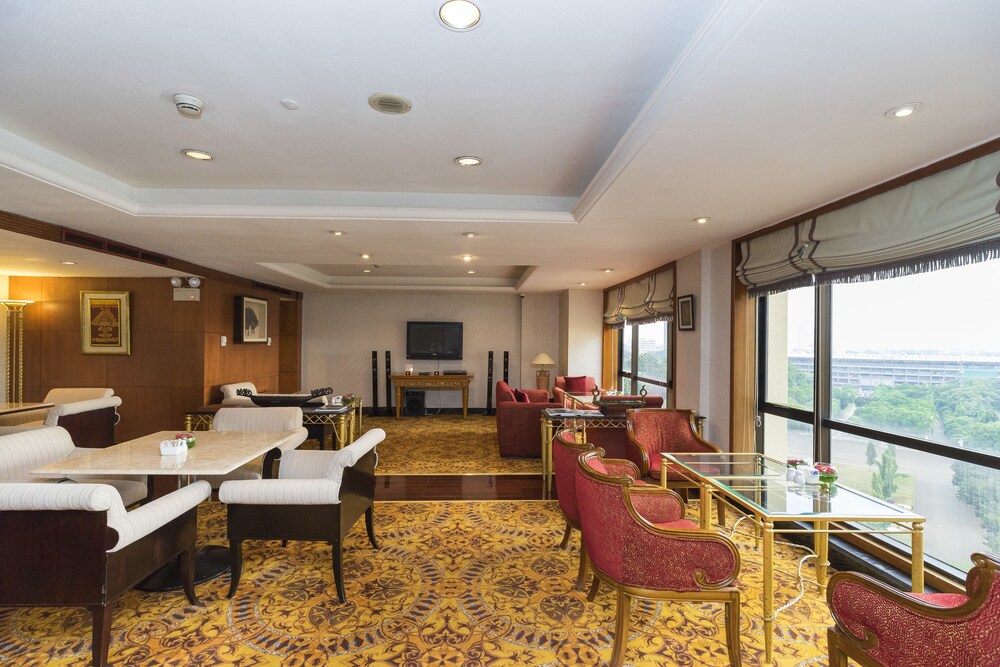 Executive Lounge