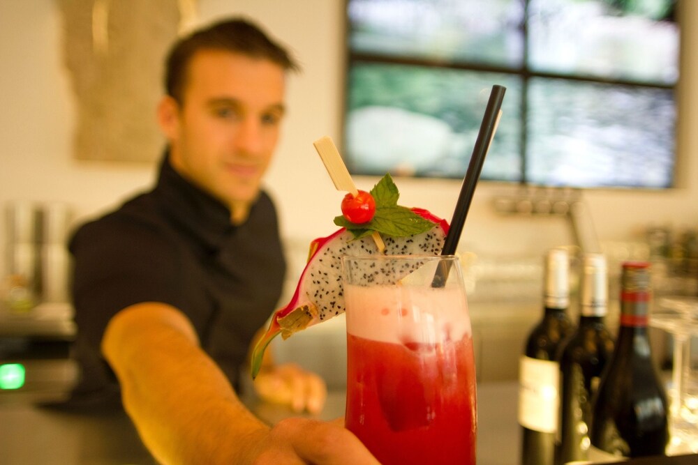 Hotel Bar