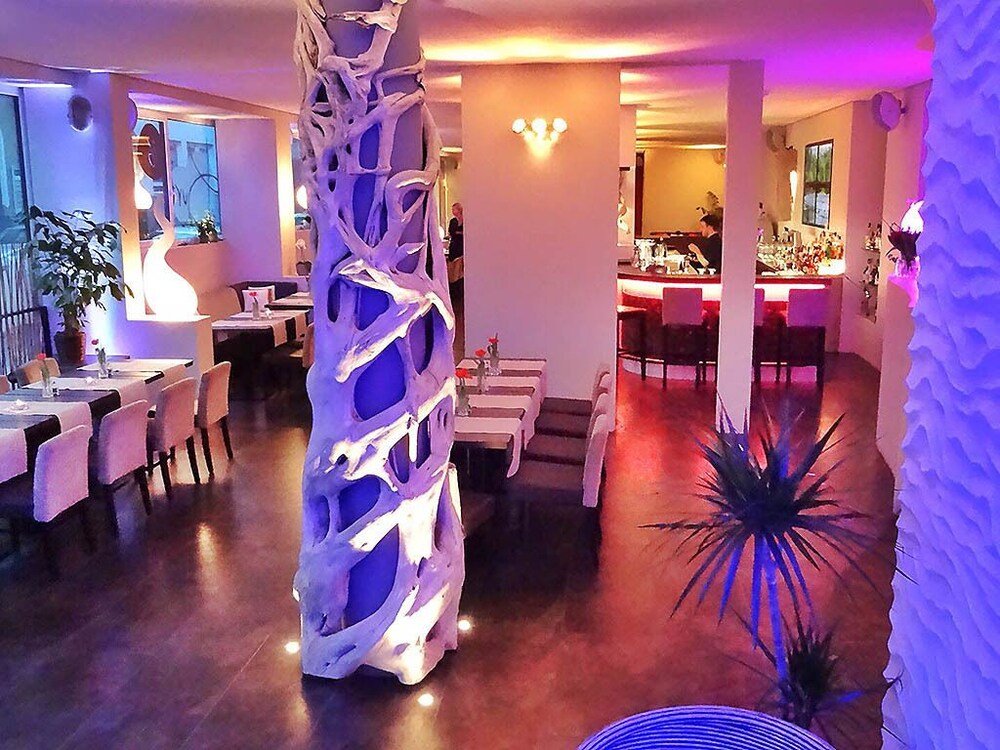 Hotel Lounge