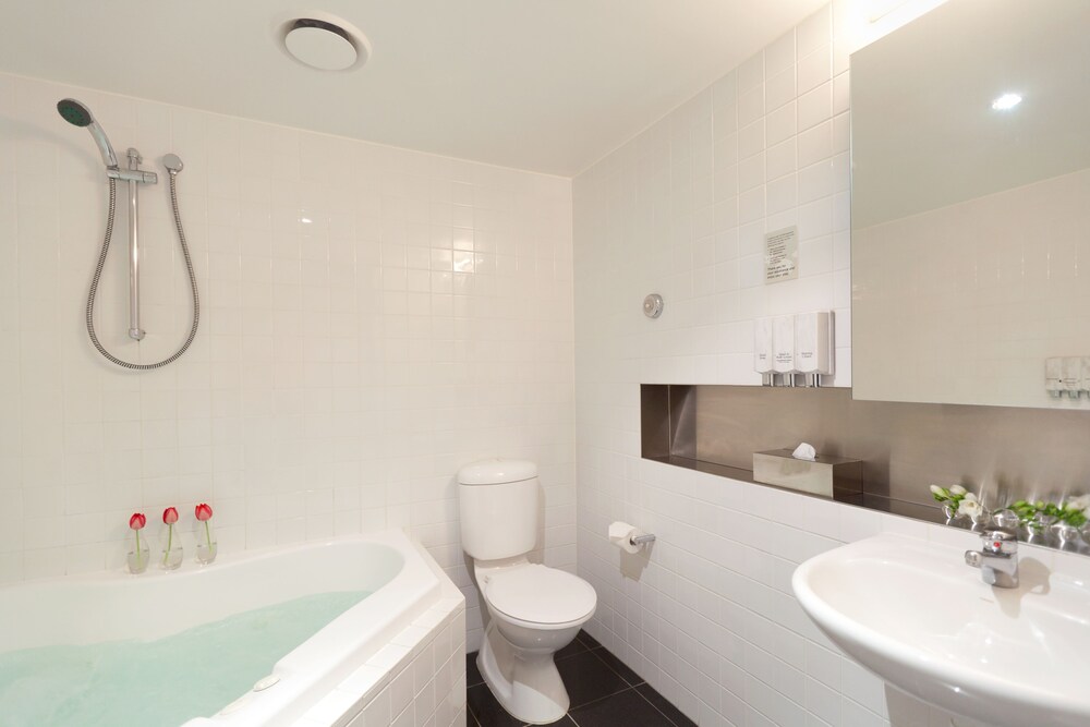 Standard One Bedroom Apartment - Spa - Bathroom