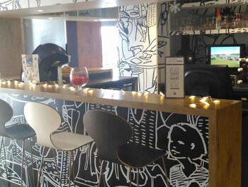 Hotel Bar