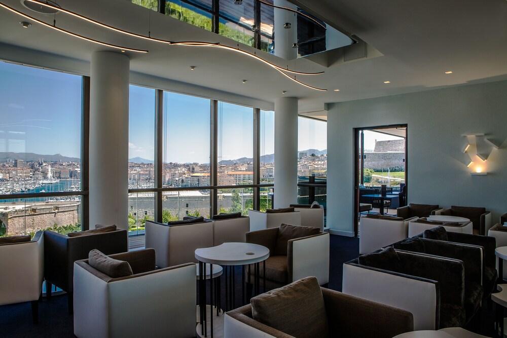 Hotel Lounge