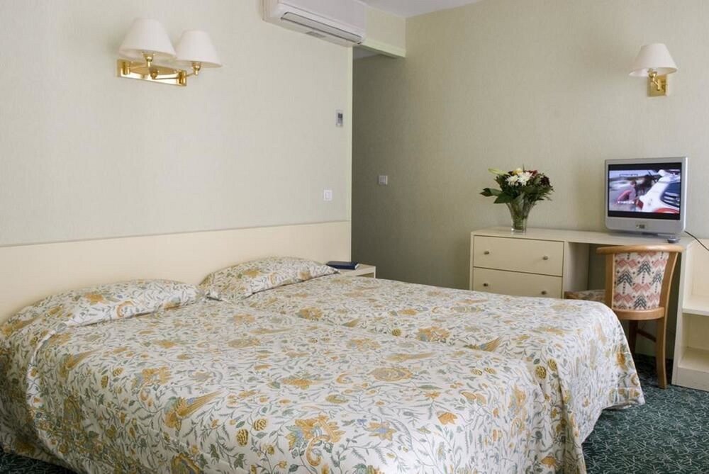Guestroom