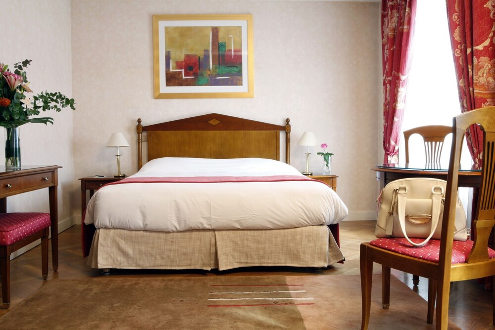 Deluxe Room, Multiple View - Guestroom