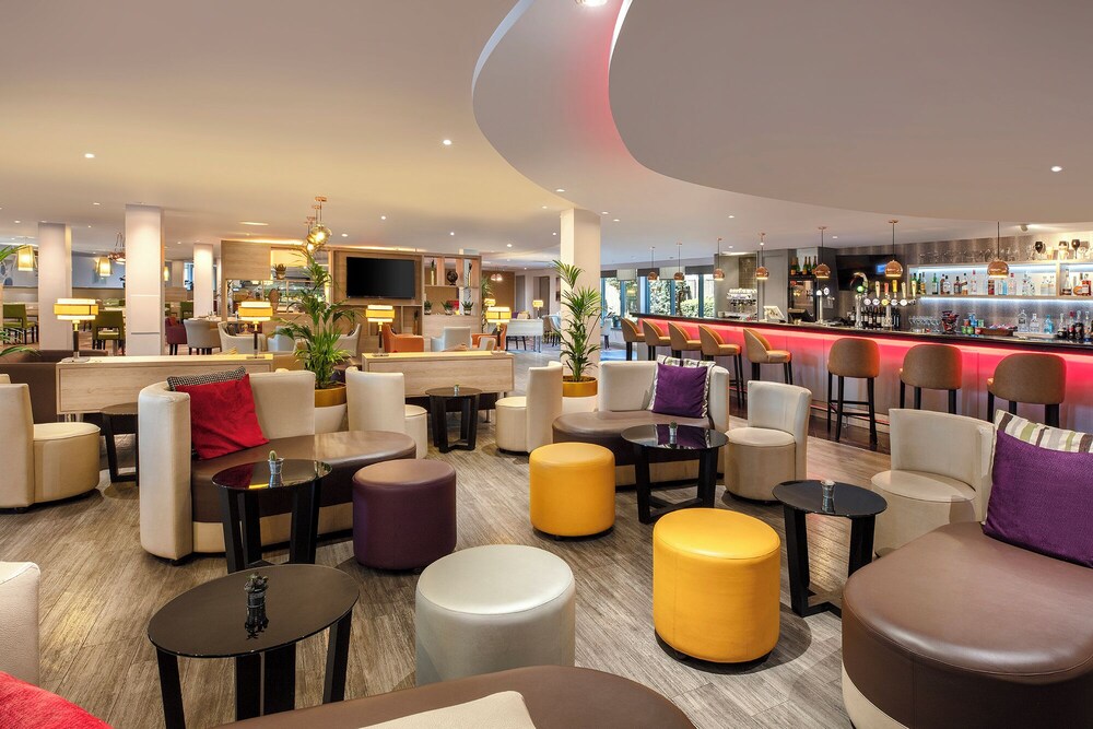 Hotel Bar