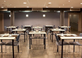 Food Court