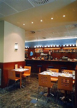 Hotel Bar