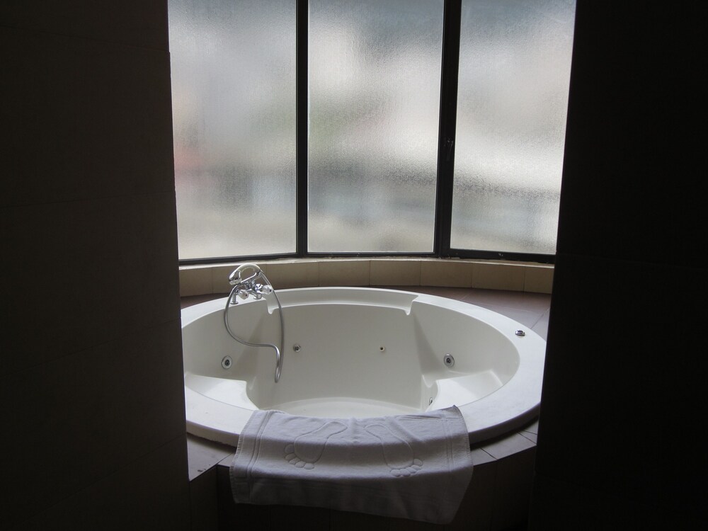 Jetted Tub