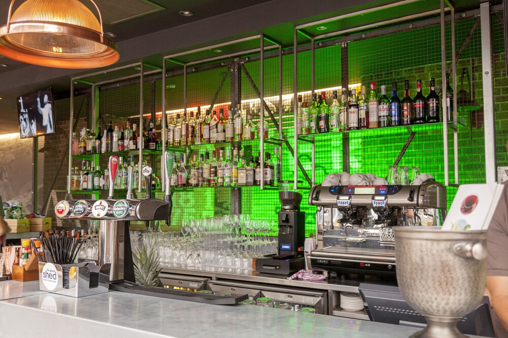 Hotel Bar