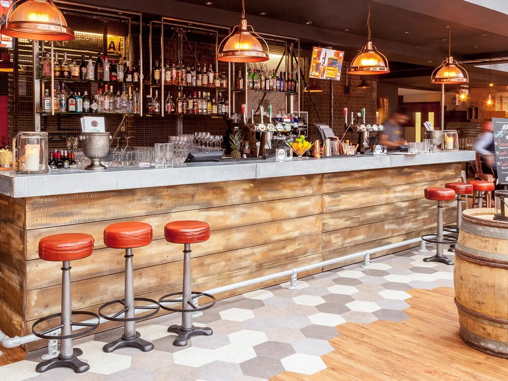 Hotel Bar
