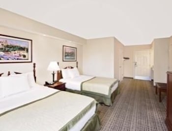 Myrtle Beach Vacations - Baymont Inn And Suites Georgetown/Near Georgetown Marina - Property Image 4