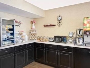 Myrtle Beach Vacations - Baymont Inn And Suites Georgetown/Near Georgetown Marina - Property Image 1