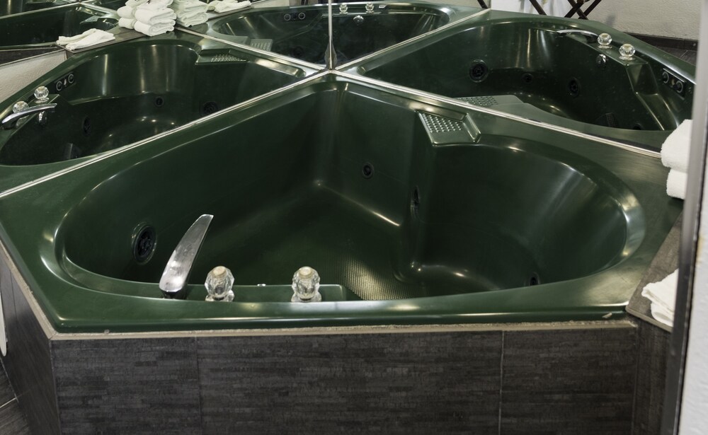 Jetted Tub