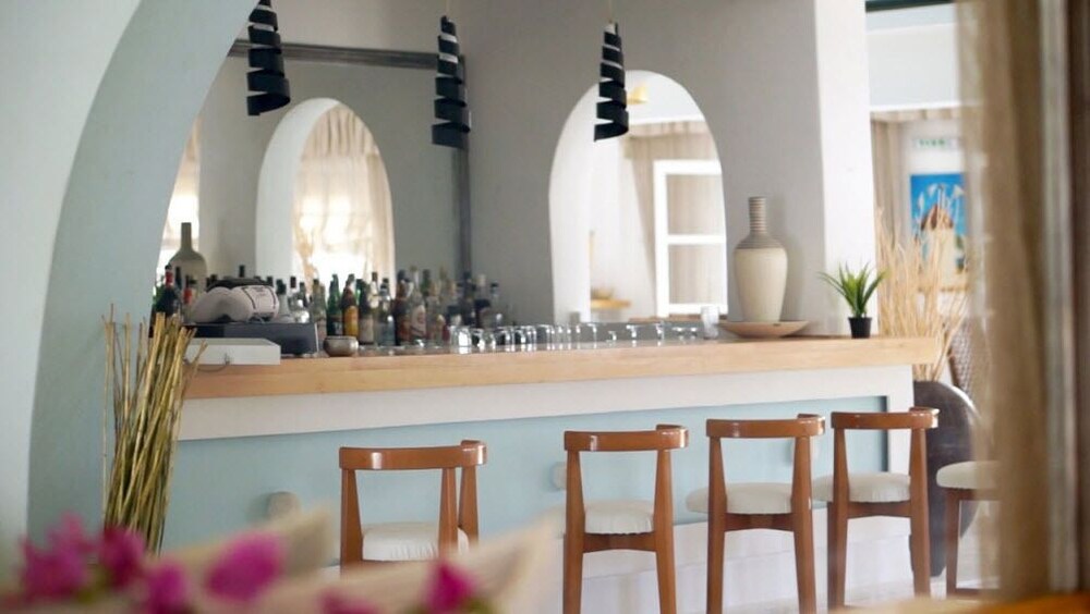 Hotel Bar