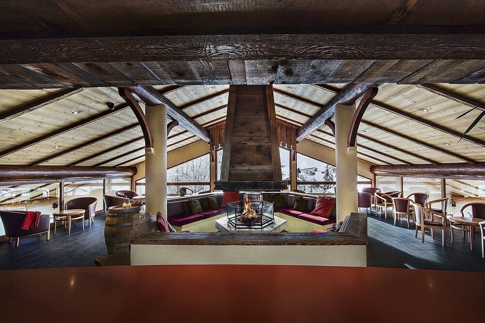 Hotel Bar