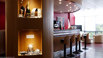Hotel Lounge