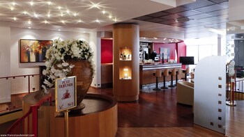 Hotel Bar