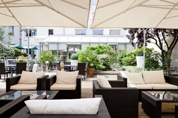 Hotel Lounge