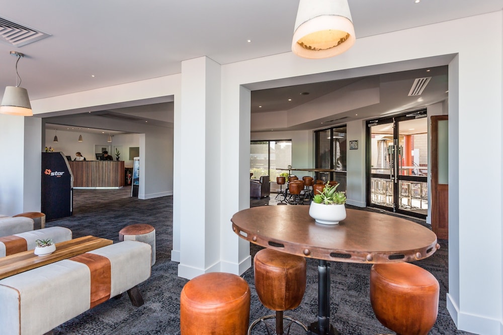 Hotel Bar