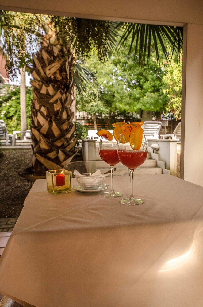 Poolside Bar