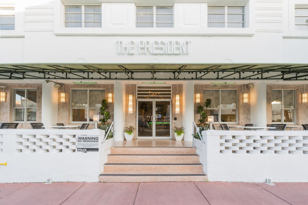 Property entrance, President Hotel