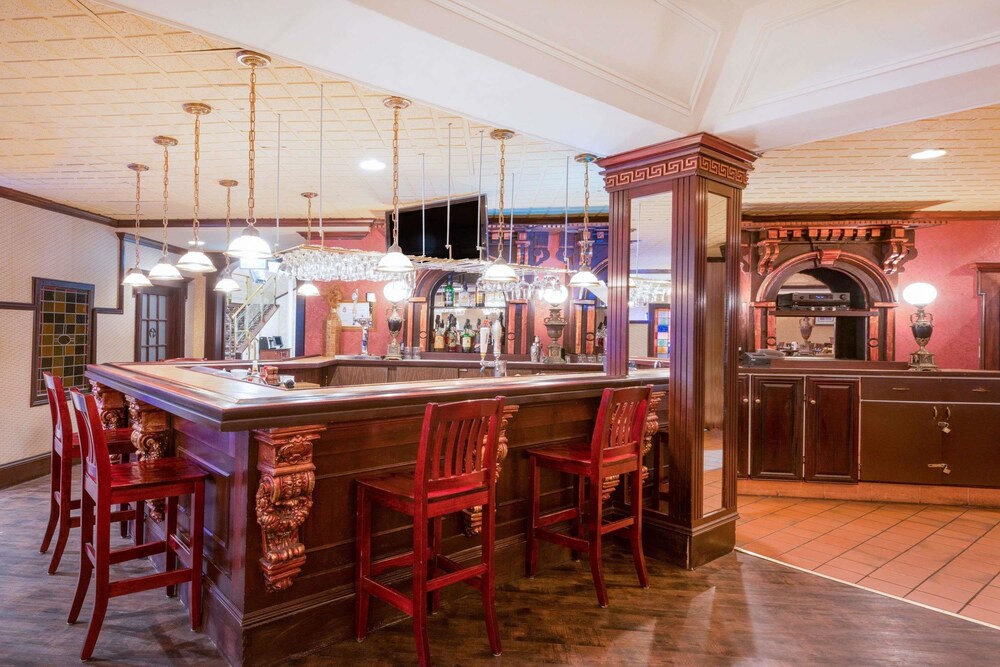 Hotel Bar