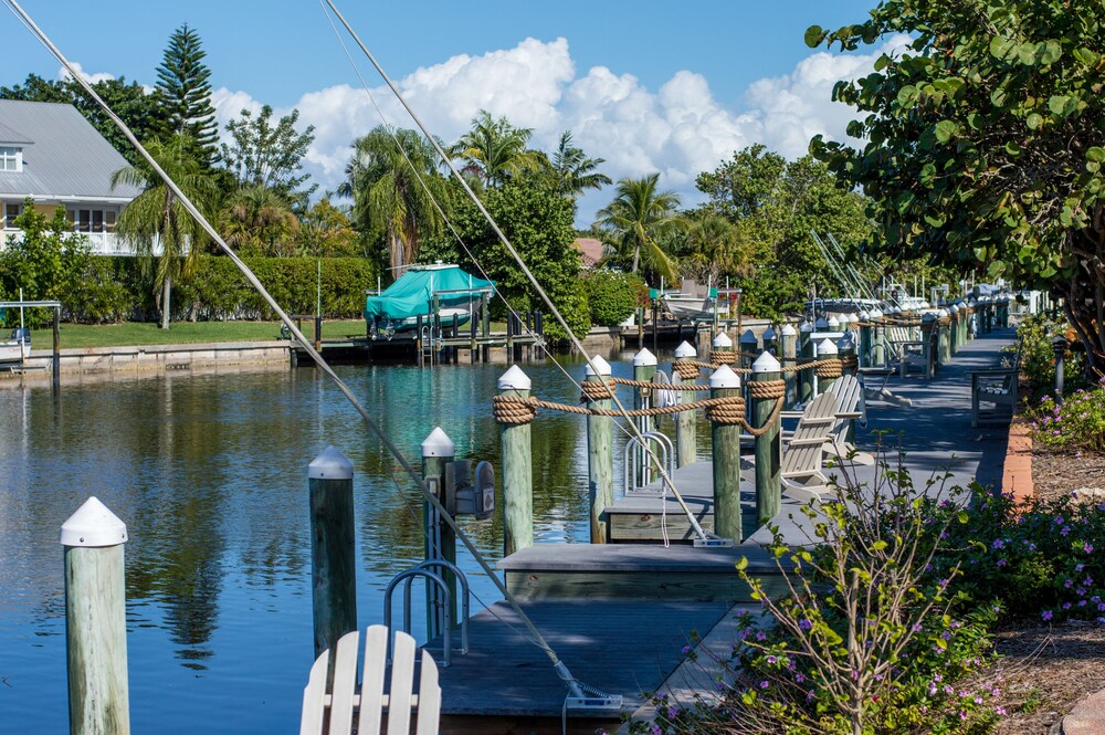Dock