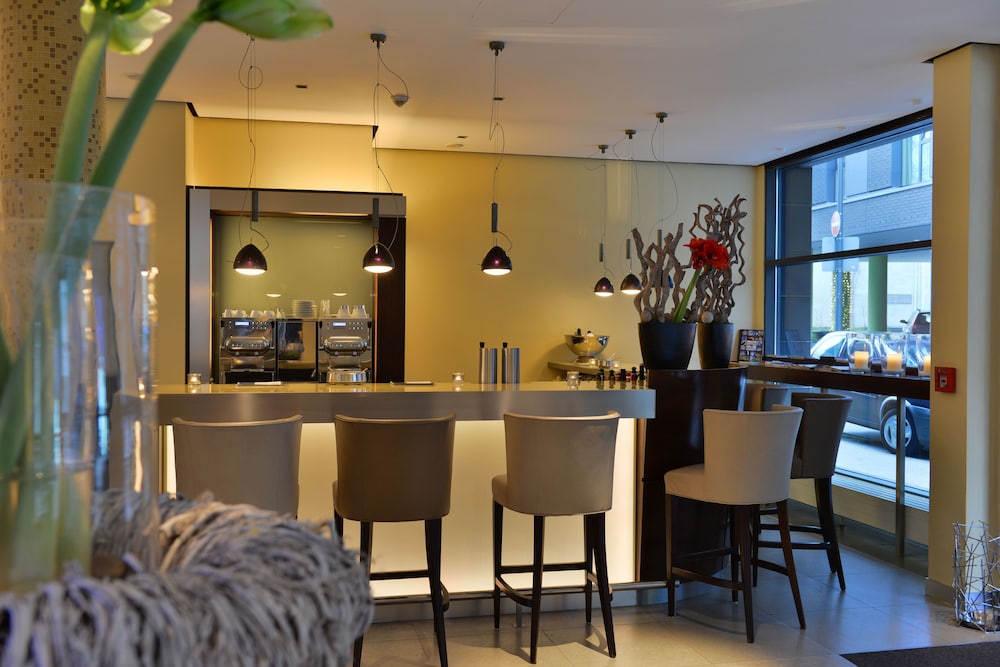 Hotel Lounge