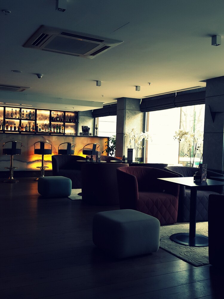 Hotel Bar