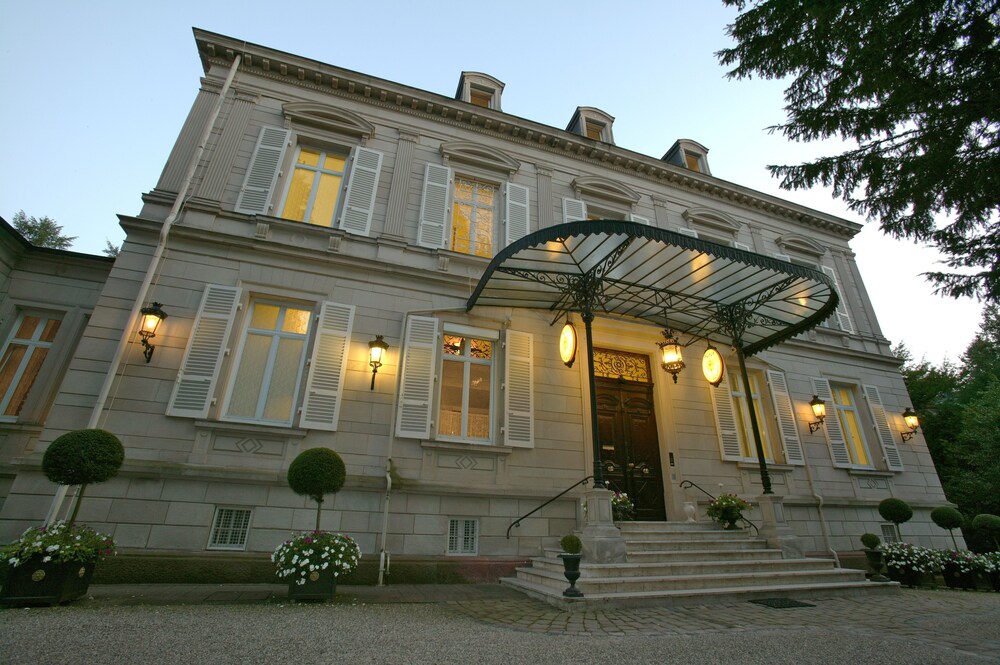 Hotel Front - Evening/Night