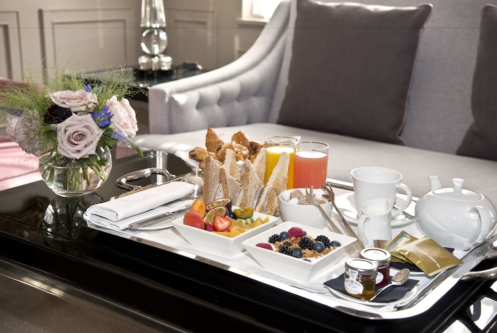 Room Service - Dining