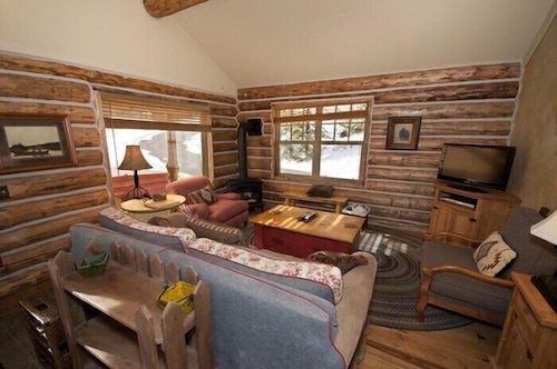 Premium Cabin, 2 Bedrooms, 2 Bathrooms - Guestroom