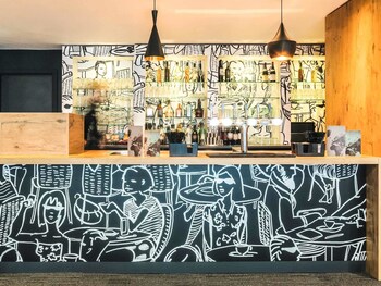 Hotel Bar