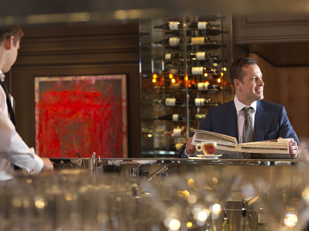 Hotel Bar