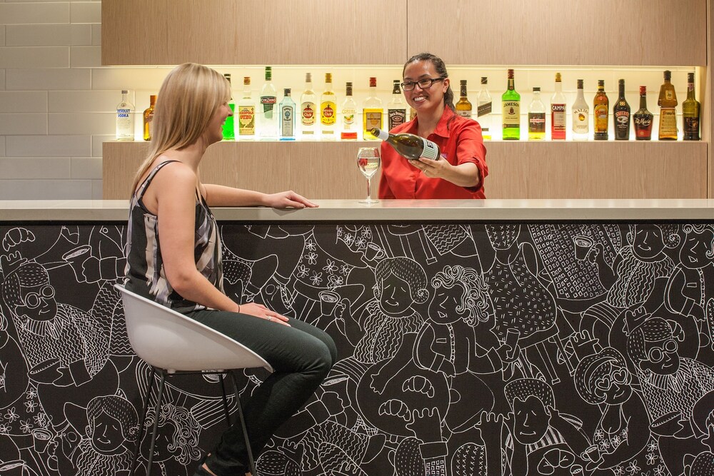 Hotel Bar