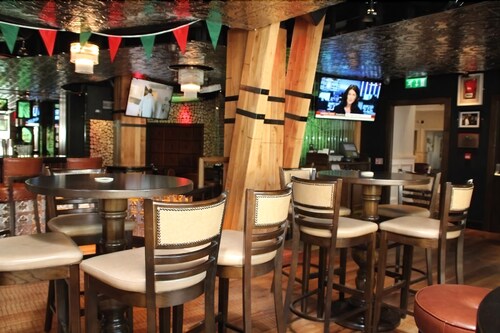Hotel Bar