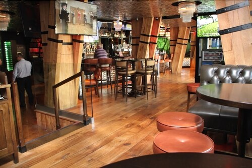 Hotel Bar