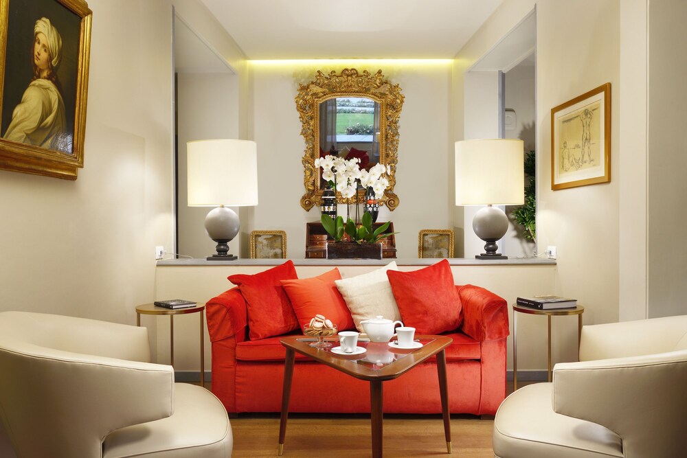 Hotel Lounge
