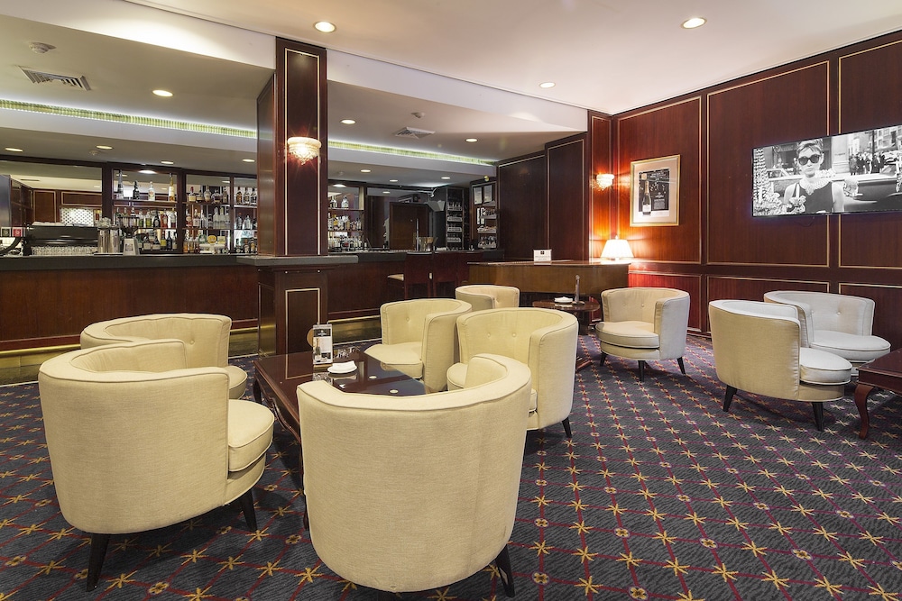 Hotel Lounge